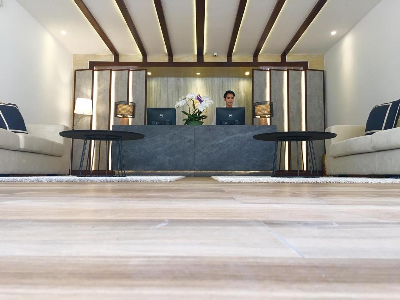 Pool Hotel