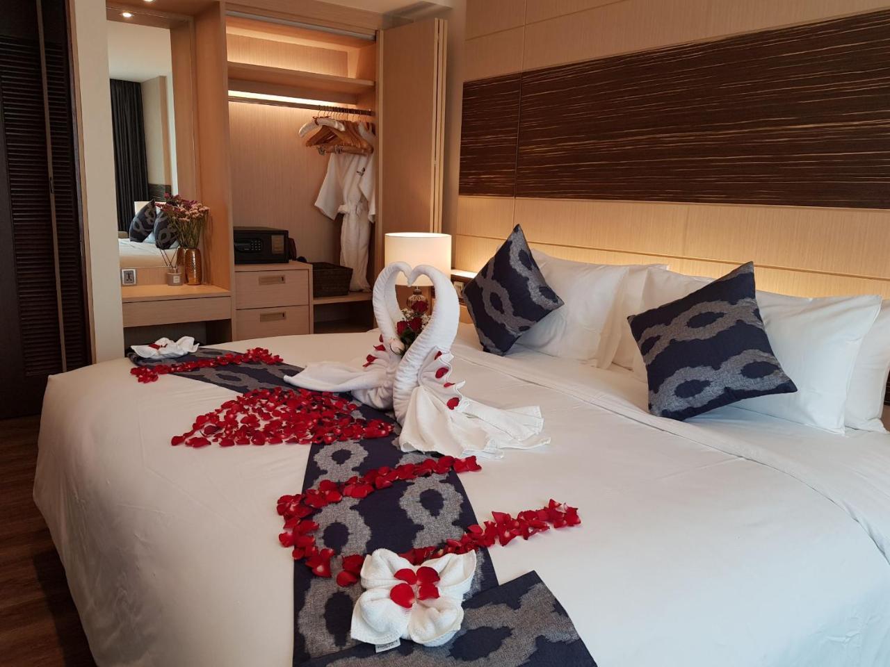 Pool Hotel